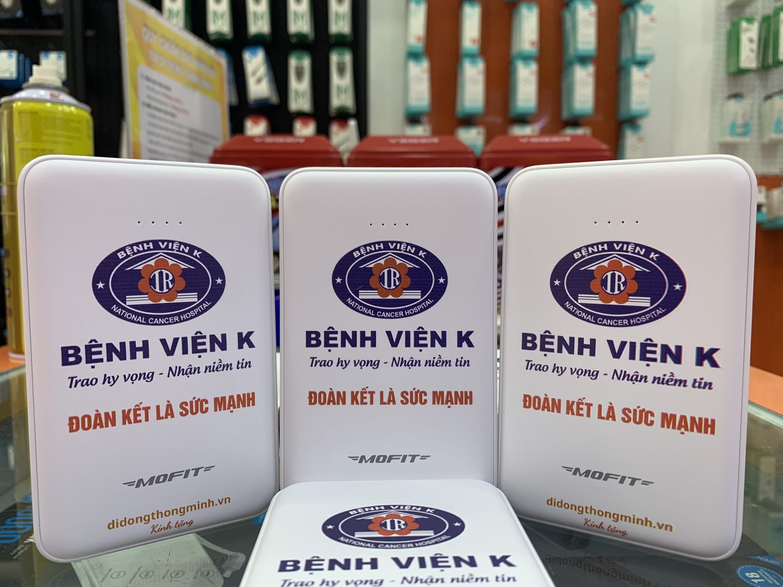 In ốp lưng, pin dự phòng siêu nét bằng in UV Di Động Thông Minh