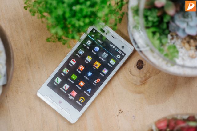 F-08D Cảm ứng giải trí tuyệt vời 1000+ sách, truyện, phim... - Di Động Thông Minh