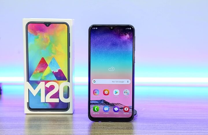 Samsung M20 giá hơn 4 triệu: Bước chạy đà tốt với các hãng Trung Quốc
