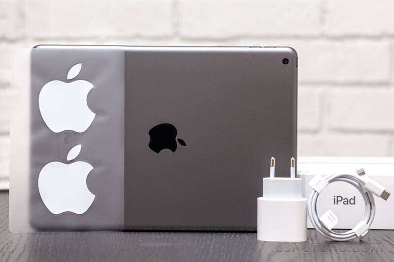 phụ kiện theo hộp ipad gen 9