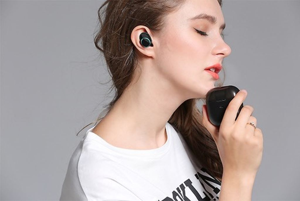 tại sao nên mua tai nghe không dây giá rẻ nhạc hay?
