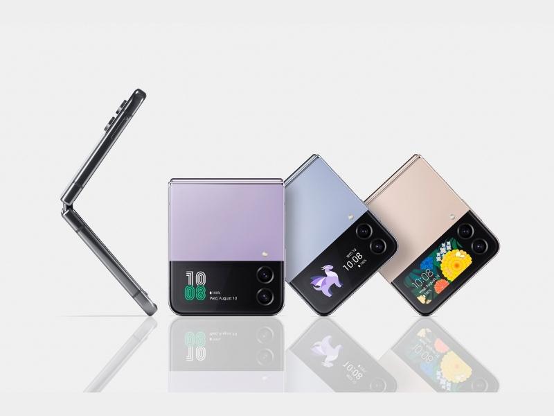 Nam YouTuber có lời khen dành cho thiết kế nhỏ gọn, hiện đại của Samsung Galaxy Z Flip4