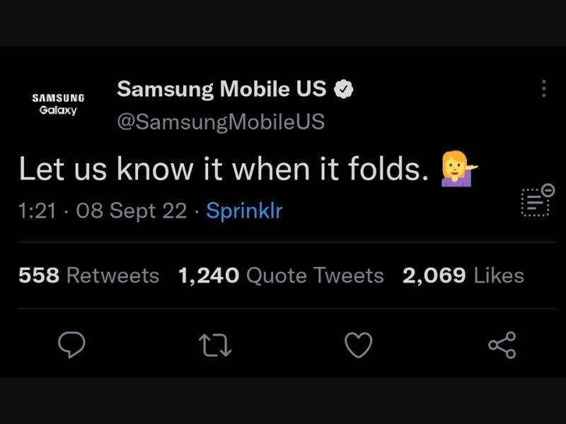 Samsung cà khịa người bạn iPhone khi sở hữu màn hình gập tân tiến trên twitter