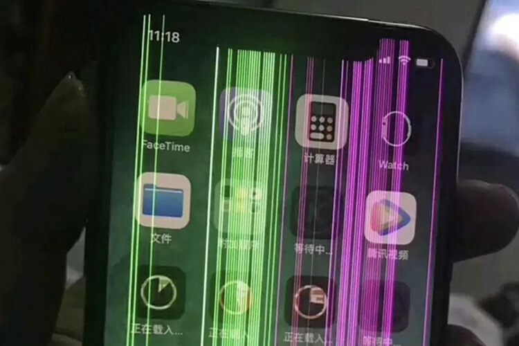 iPhone 12 Pro Max bị sọc màn hình