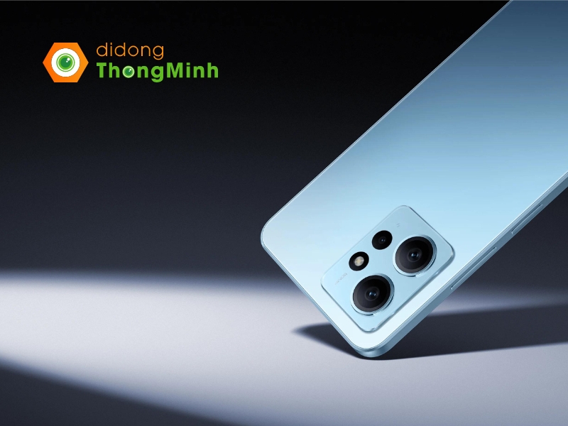 Redmi Note 12 5G 4GB/128GB sở hữu một thiết kế không quá mới nhưng vẫn mang hơi hướng hiện đại