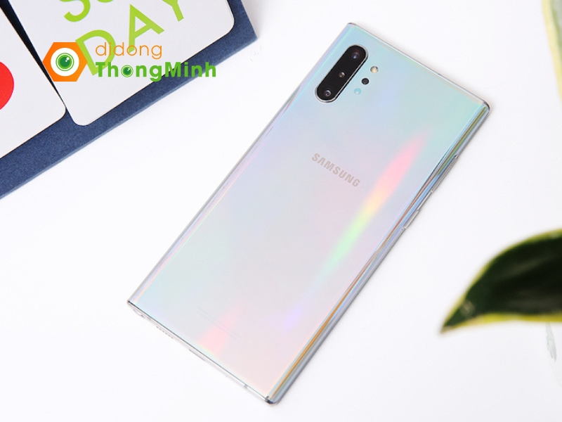 Galaxy Note 10 Plus ghi điểm với chất lượng màn hình Dynamic AMOLED sắc nét, hệ thống camera đủ dùng cùng RAM lên tới 12GB