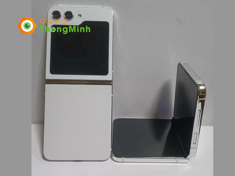 Nếp gập màn hình của Galaxy Z Flip5 không như mong đợi