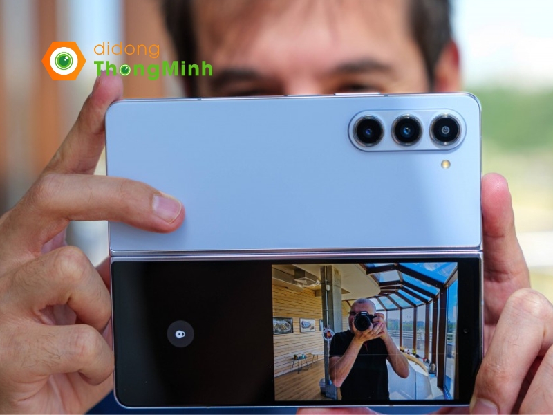 Galaxy Z Fold5 hỗ trợ chế độ chụp đêm tự động cho hình ảnh xuất sắc với độ chi tiết tốt
