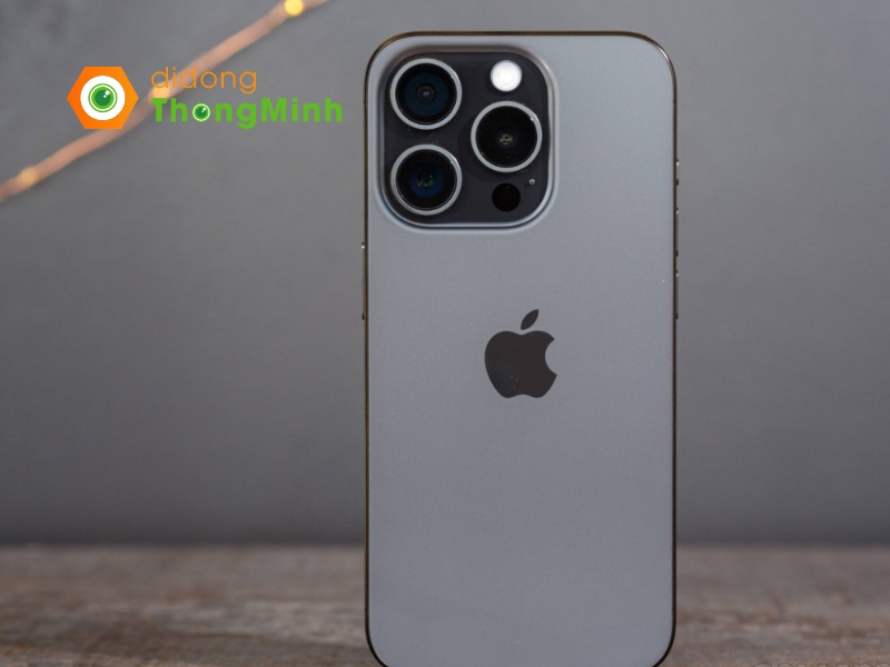  Apple khẳng định đã nâng cấp cả camera trước và sau ( camera 3D ToF phía trước và hệ thống LiDAR phía sau) cho iPhone 15 Pro