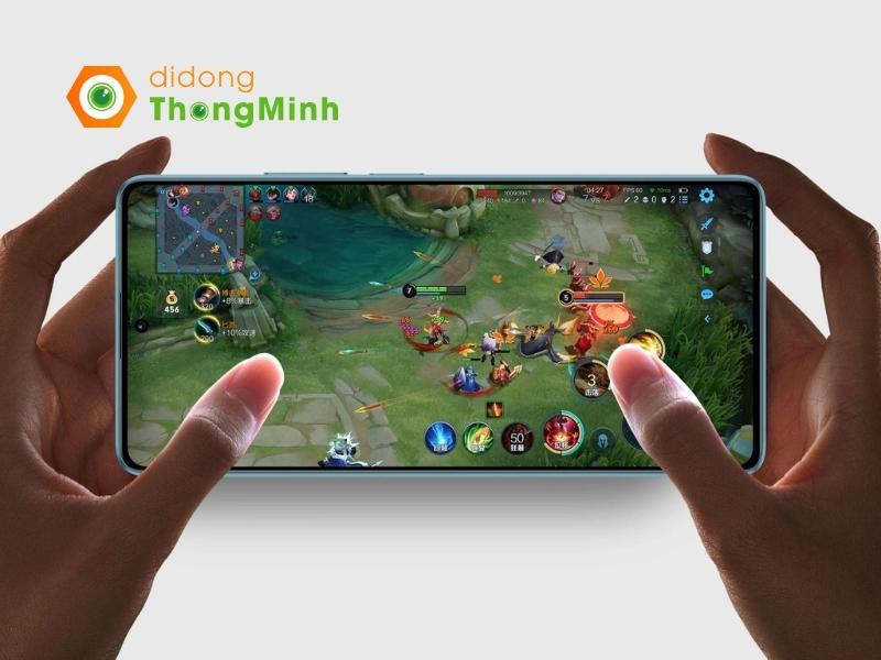 Redmi Note 13 8GB/256GB được trang bị tấm nền AMOLED, đi kèm tần số quét 120Hz