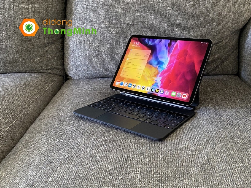  iPad Pro 11 inch 2018 Wifi 64GB Cũ loại bỏ nút HOME huyền thoại thay vào đó là tính năng Face ID