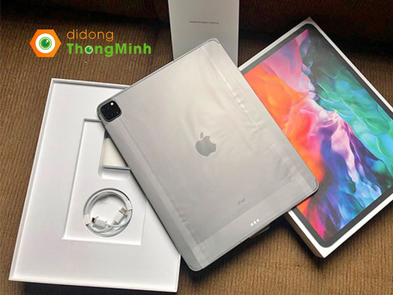 Mua hàng tại Di Động Thông Minh, bạn sẽ được trải nghiệm dịch vụ chuyên nghiệp, tận tâm từ đội ngũ nhân viên trẻ tuổi và được đào tạo kỹ lưỡng