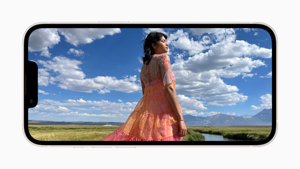 Điện thoại iPhone 13 128GB có màn hình 6.1 inch siêu sắc nét