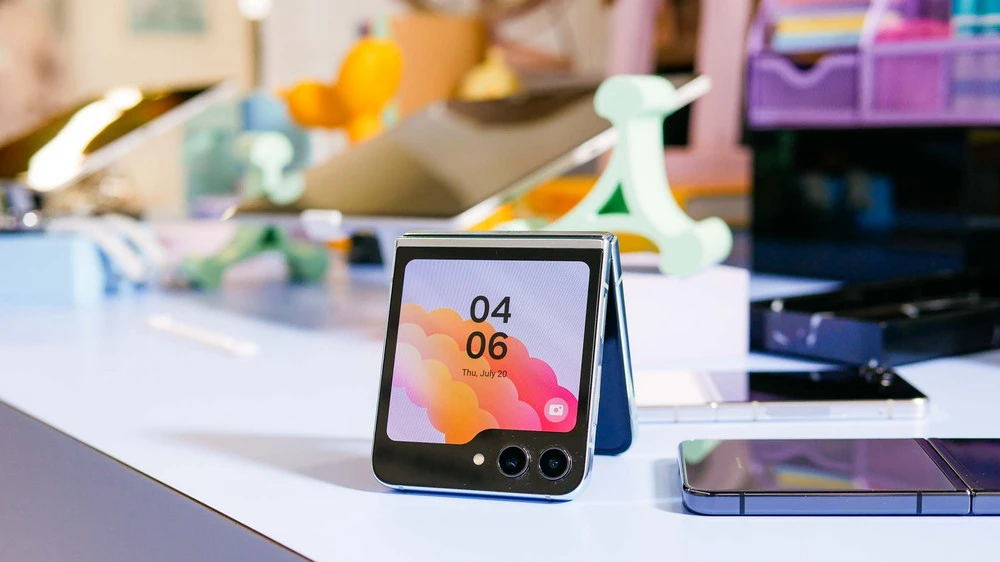 Samsung Galaxy Z Flip5 Chính hãng